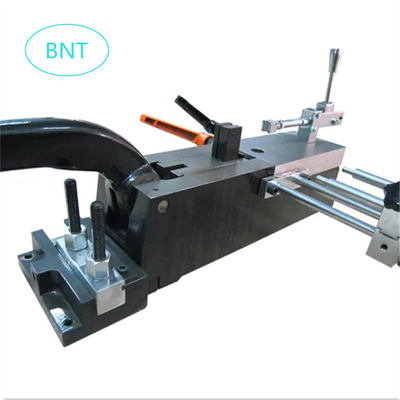 Het hand van de het Ponsenmachine van het Matrijzenstaal Gat die van de de Regelbrug Ponsenmachine inkerven